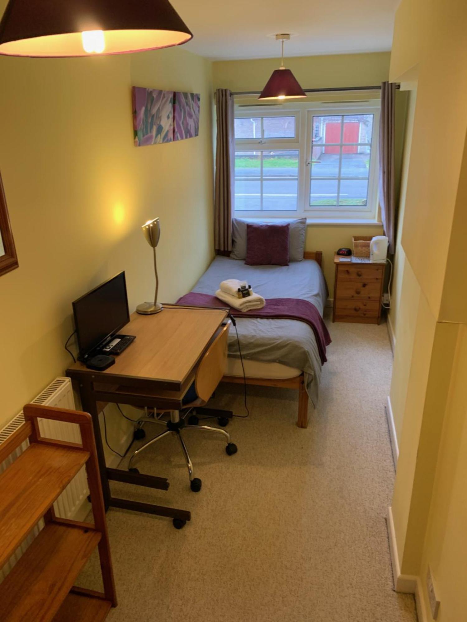 The Holly Tree Bed & Breakfast CBG Екстериор снимка
